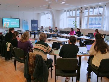 Conference of the Leibniz Research Network CrisEn Impressions from day two of the workshop conference.